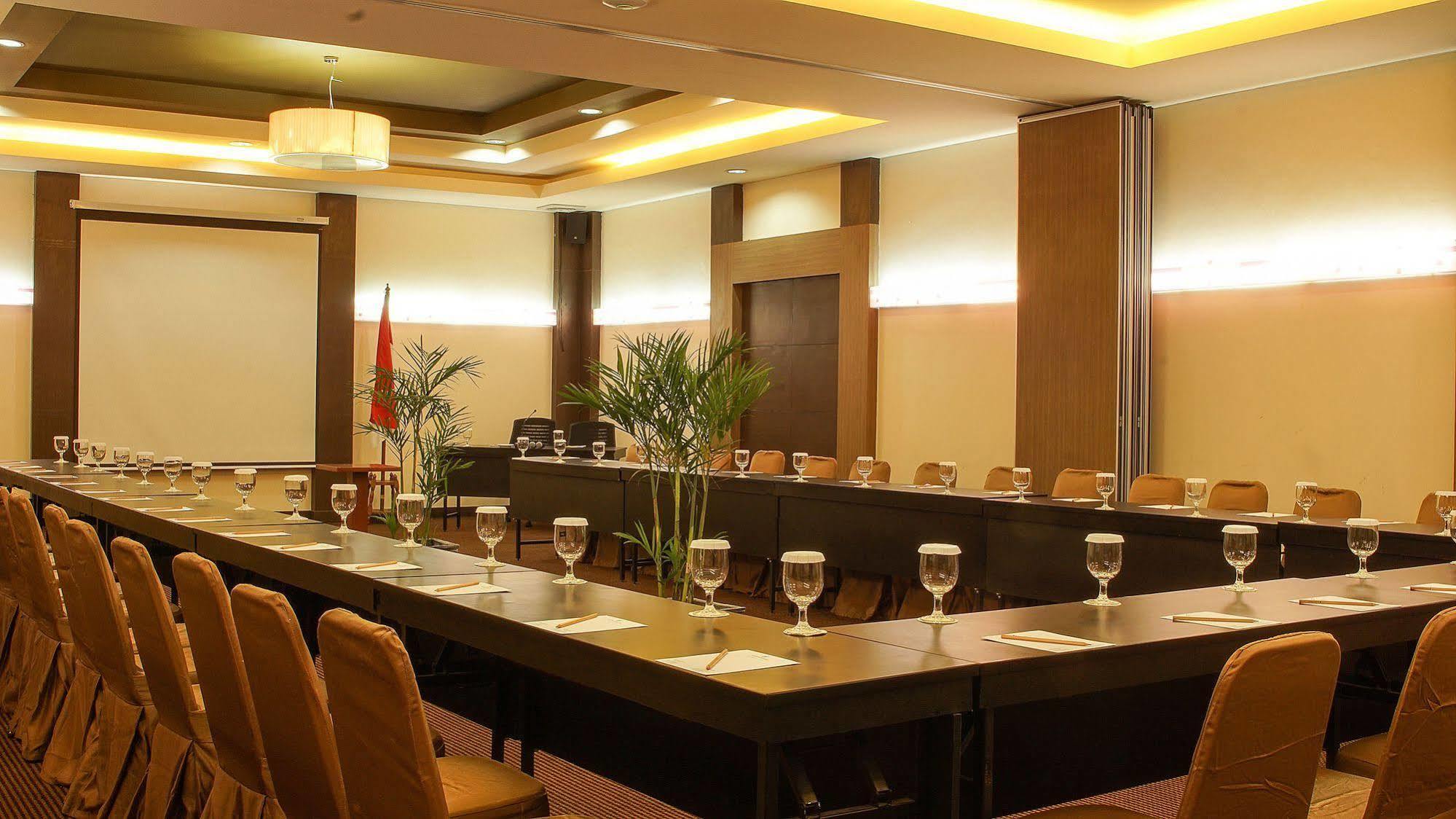 Sofyan Hotel Soepomo Cakarta Dış mekan fotoğraf